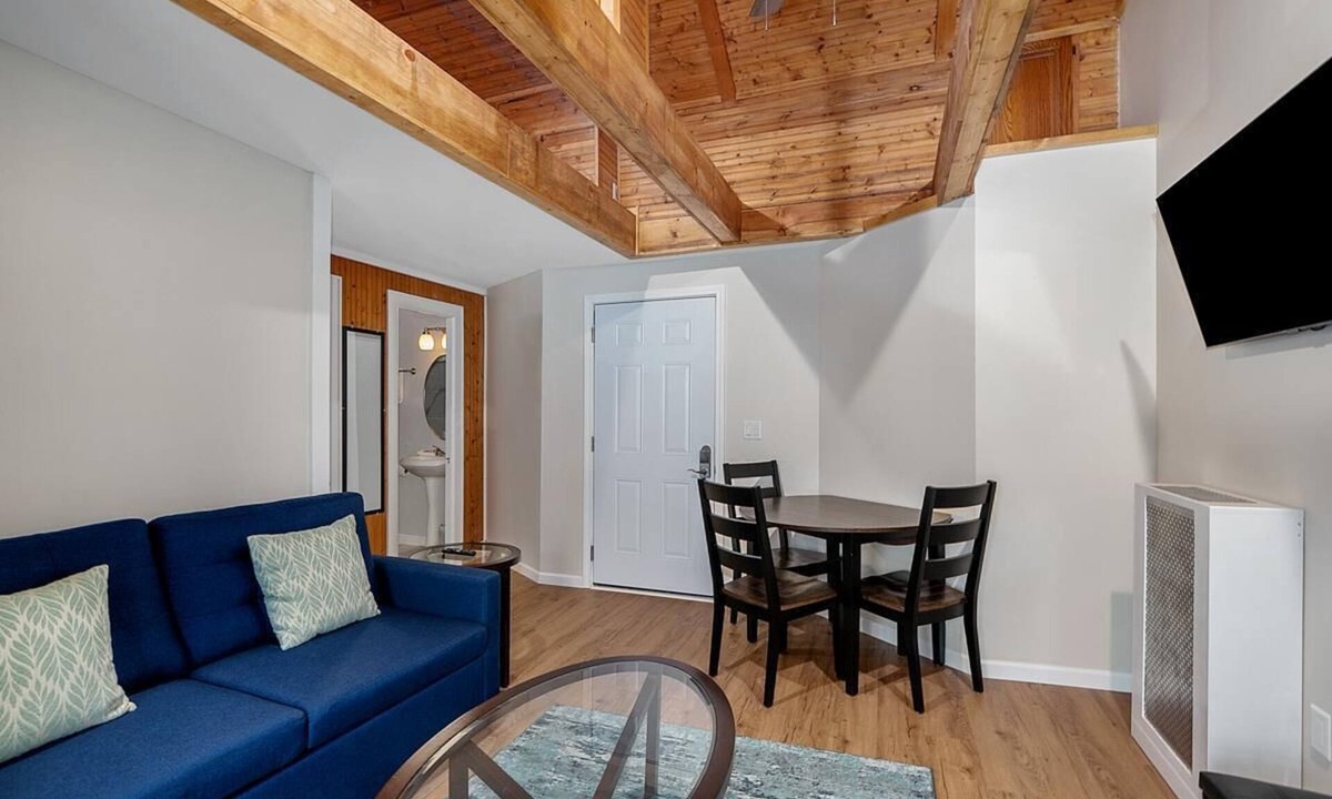 Saugatuck Apartment | Cozy Nook apt in Heart of Saugatuck, walk anywhere