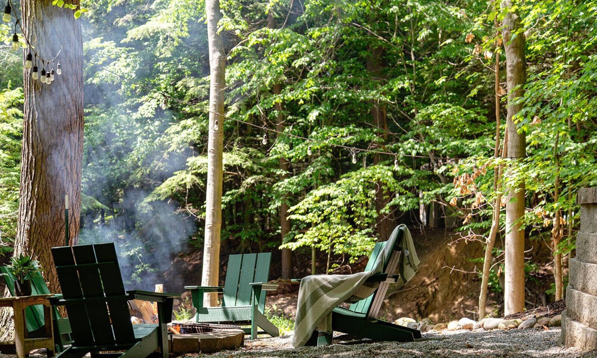 South Haven House | Creekside Cabin Walking Distance to Lake Michigan