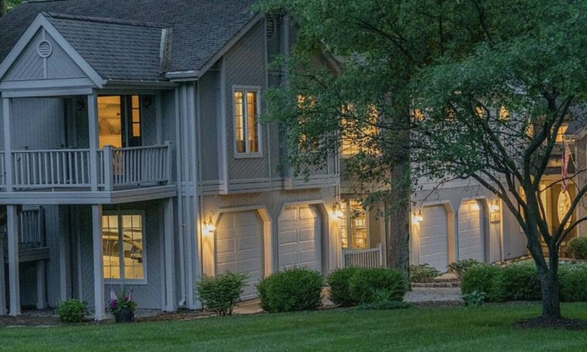 Culver House | Culver/Lake Maxinkuckee East Shore family home, Beautiful sunset views!