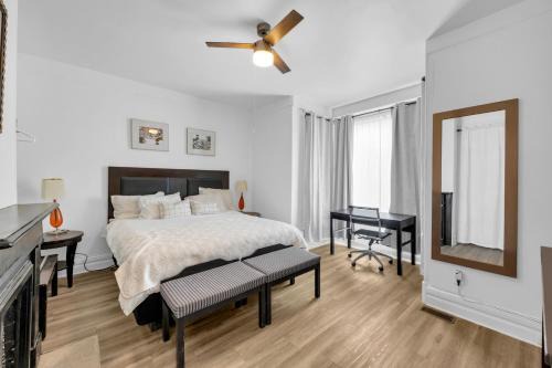 Mexicantown - Southwest Detroit Apartment | Detroit 3BR in Mexicantown | Sleeps 7 + WiFi