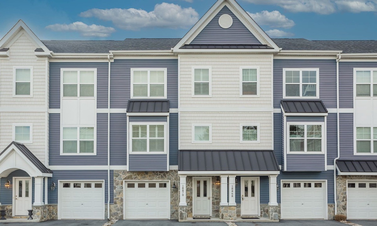 Rehoboth Beach House | Dog Friendly Rehoboth Beach Townhouse Pool Parking