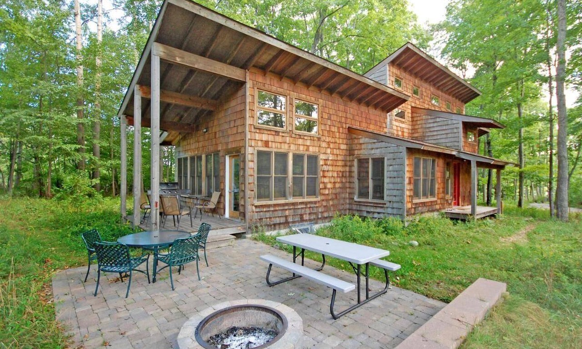 Empire House | Dune Path - with Waterfront!