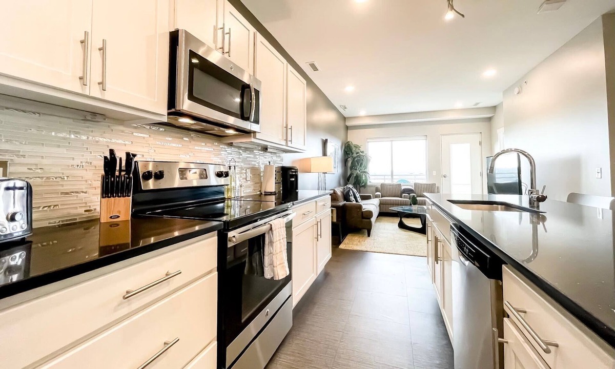 Heartside Apartment | Experience Grand Rapids! Modern Condo + Balcony