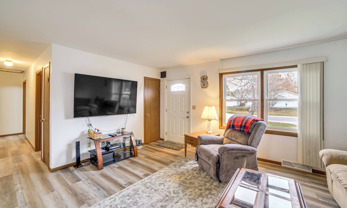 Upper Peninsula Michigan House | Explore the Upper Peninsula! Marquette Home