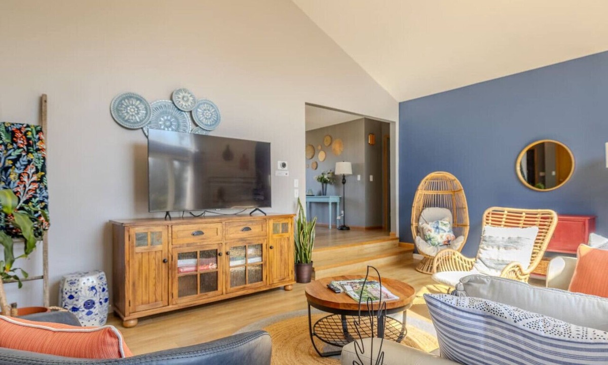 Burnips House | Family and big group 14 Guests 11 beds 5 baths