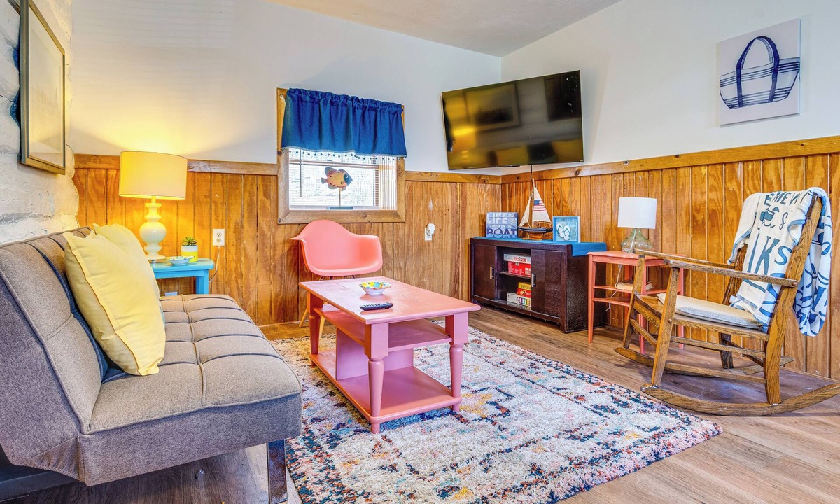 Monticello House | Family Home in Monticello! Water-View Retreat