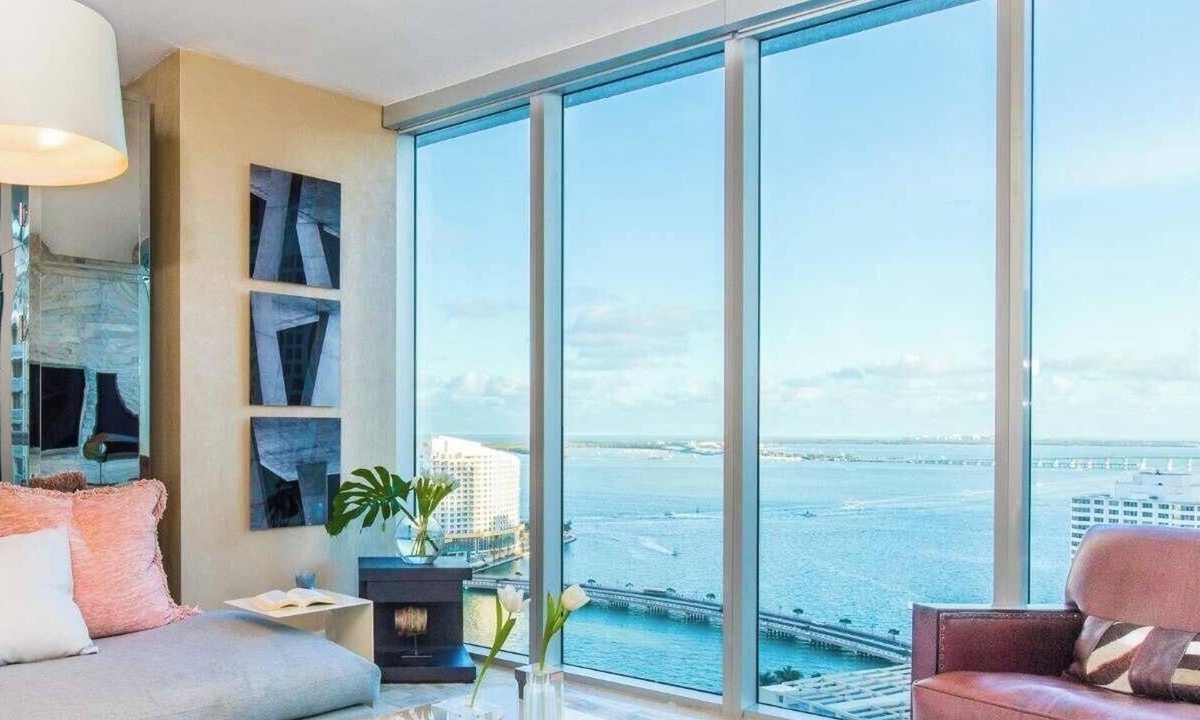 Downtown Miami Apartment | FIFA World Cup Party Base | Balcony & City Views!