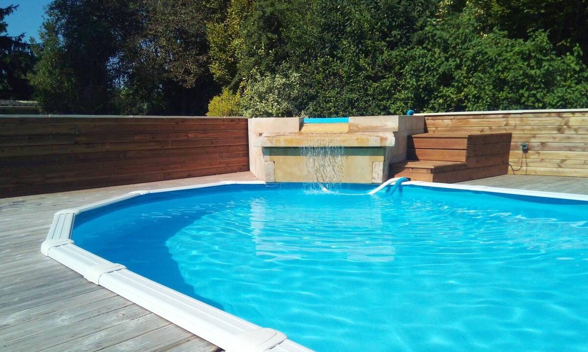 Fontenille-Saint-Martin-d'Entraigues Villa | Homerez - Big villa for 14 ppl. with swimming-pool, jacuzzi and terrace