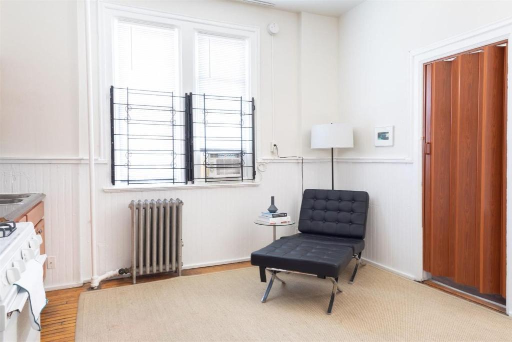 West Town Apartment | FRONTDESK Classic Studio Apt in West Town