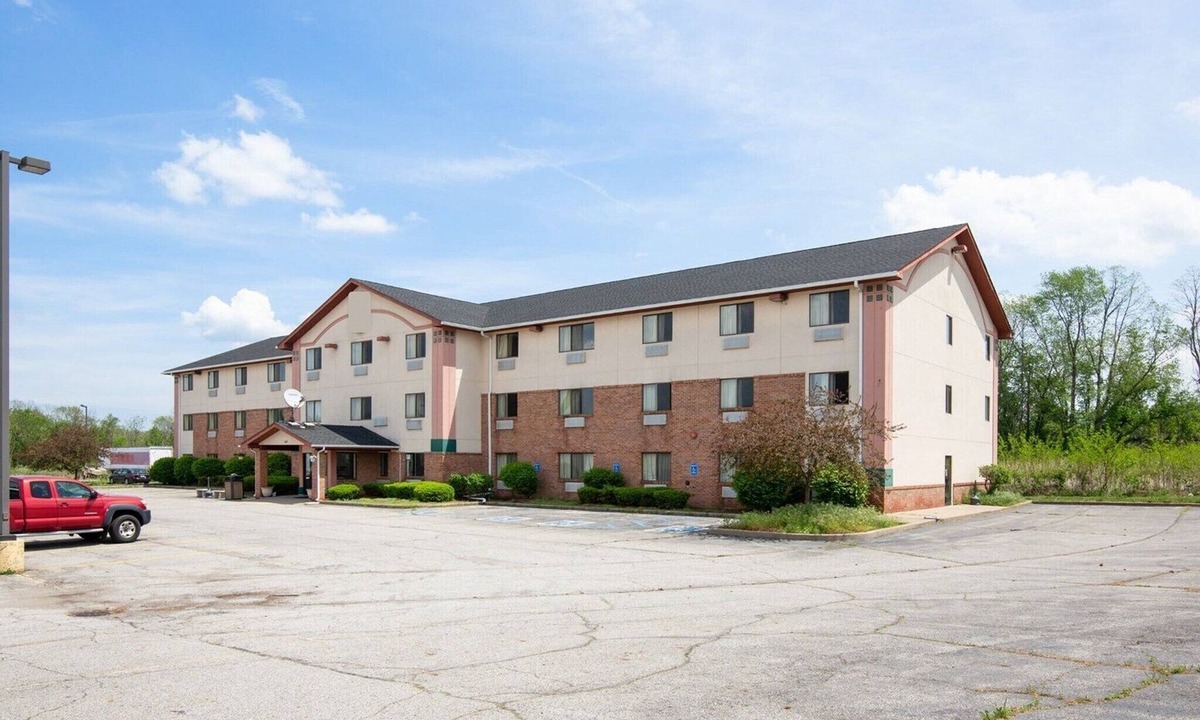 Portage Apartment | Full Bed Accessible|Portage