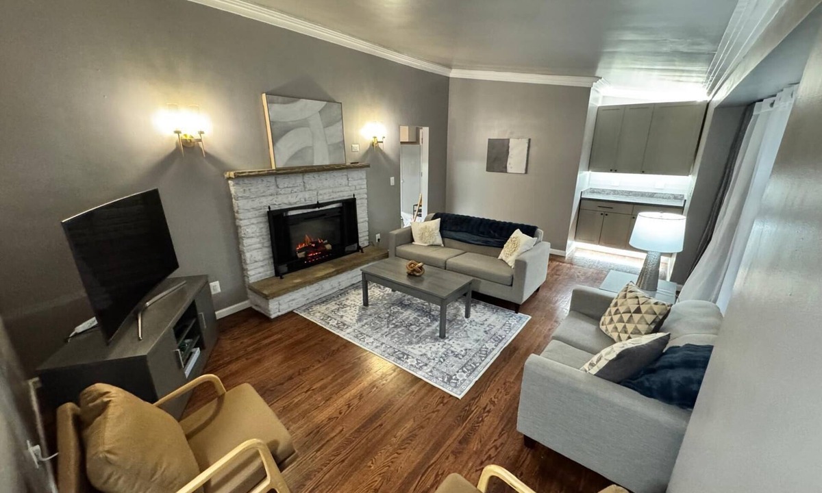 Plymouth House | ✨ Fully Renovated & Modern Elevated Plymouth Furnished Home Away From Home; insurance claim and relocation specialist experts✨
