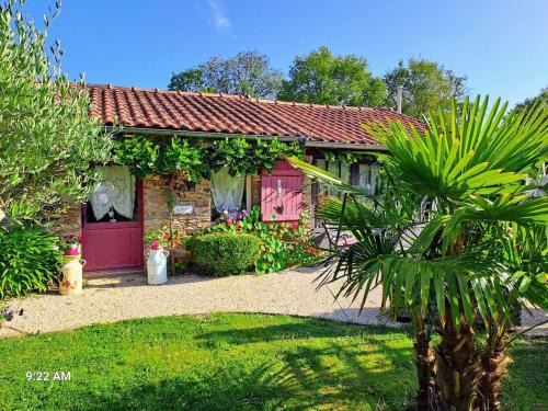 Arthon-en-Retz House | Gîte Accessible avec Jardin Fleuri près de Pornic, Éco-rénové et Équipé (Vélos, WiFi, Cheminée) - FR-1-306-957