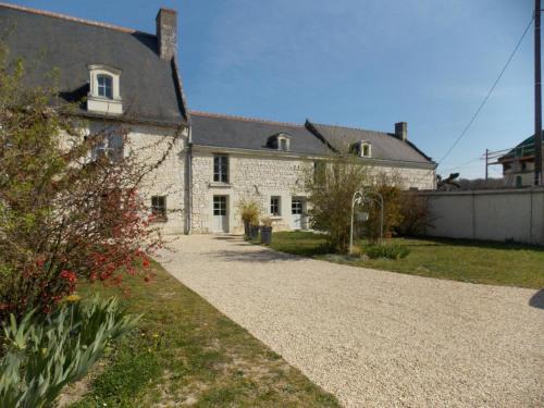 Huismes House | Gîte confortable à Huismes, proche de Chinon avec cour fermée - FR-1-381-370