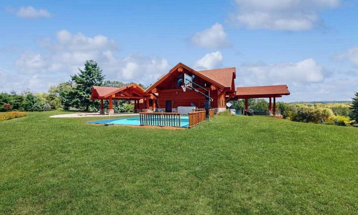 Benton Harbor House | Grand cabin with lake view, pond, wood fireplace & AC, & fast WiFi