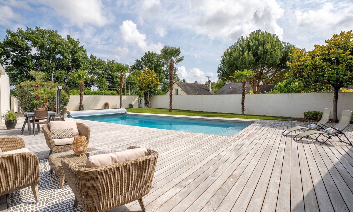 Suce-sur-Erdre Bed & Breakfast | Ground floor room with terrace