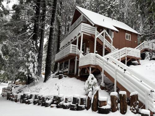 Yosemite West House | Half Dome Haven - Cozy Yosemite West Studio