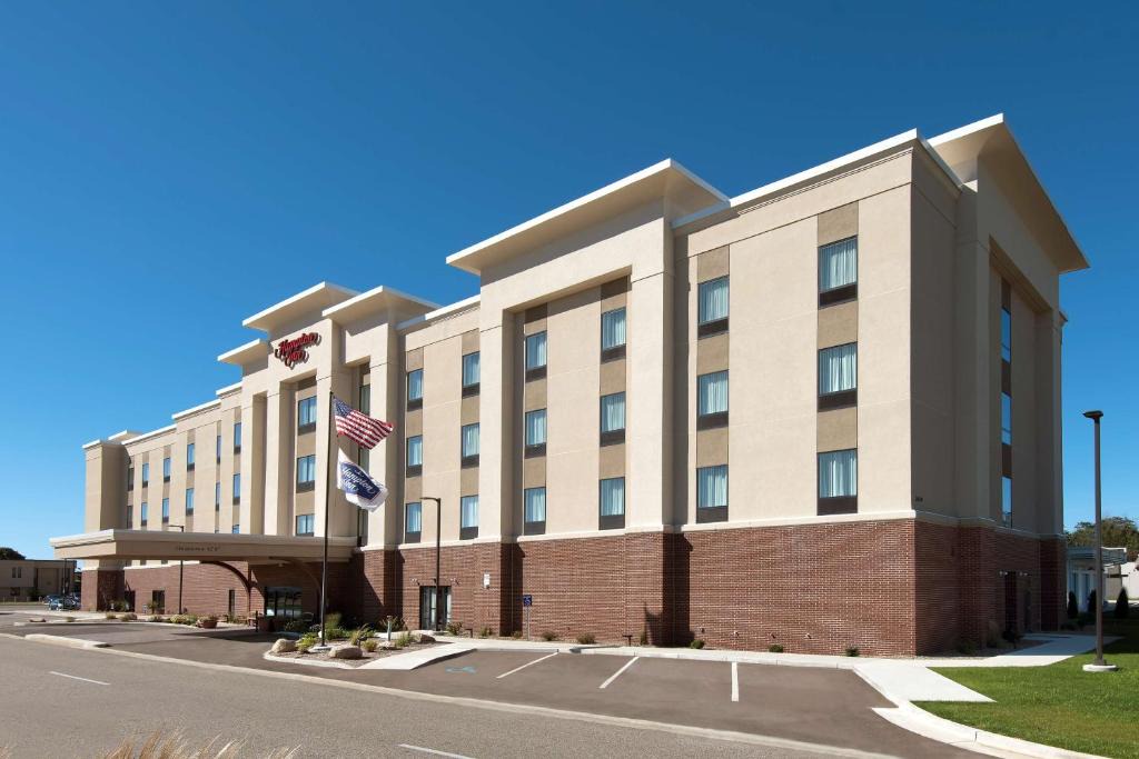 Portage Hotel | Hampton Inn Kalamazoo