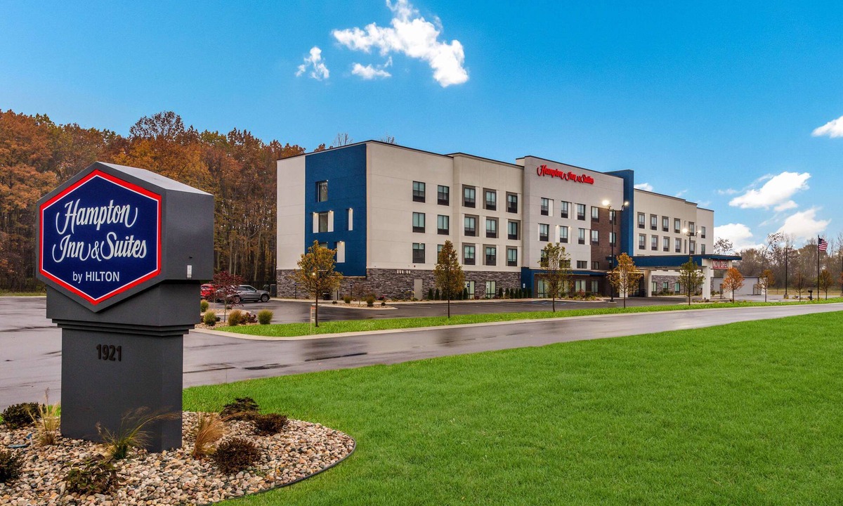 Benton Harbor Hotel | Hampton Inn & Suites Benton Harbor