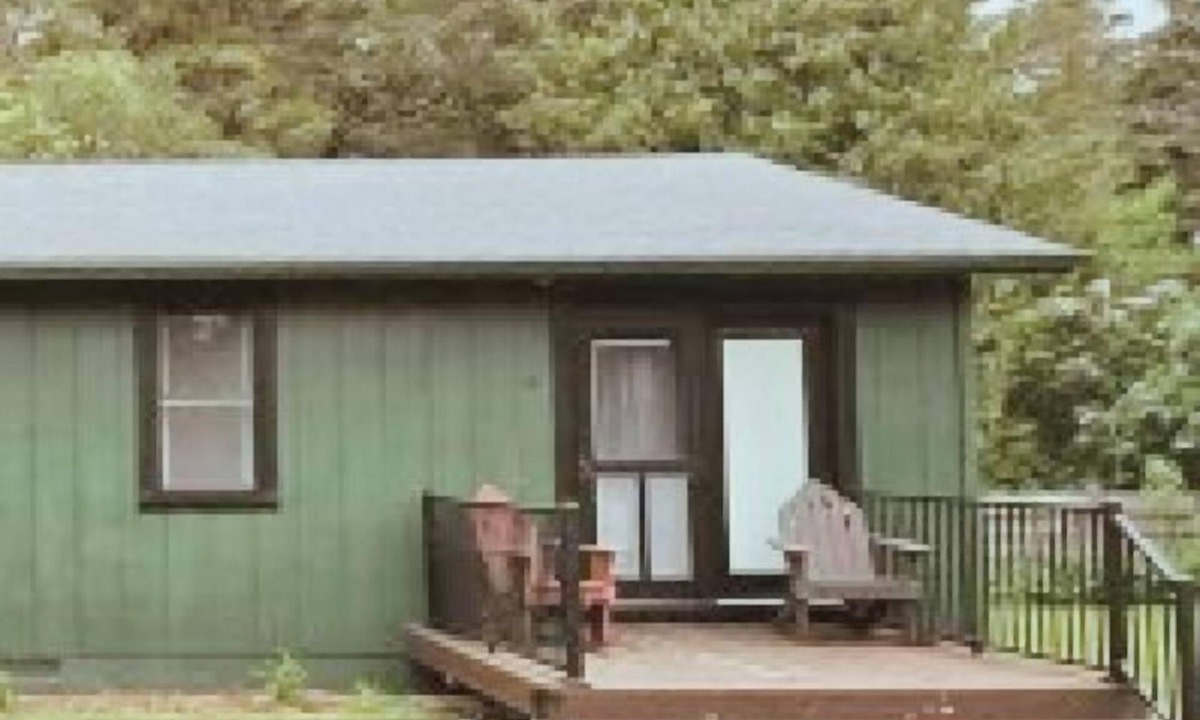 Hessel Cabin | Hessel Bay Cabin #6: Lake Huron waterfront cabin sleeps 4.