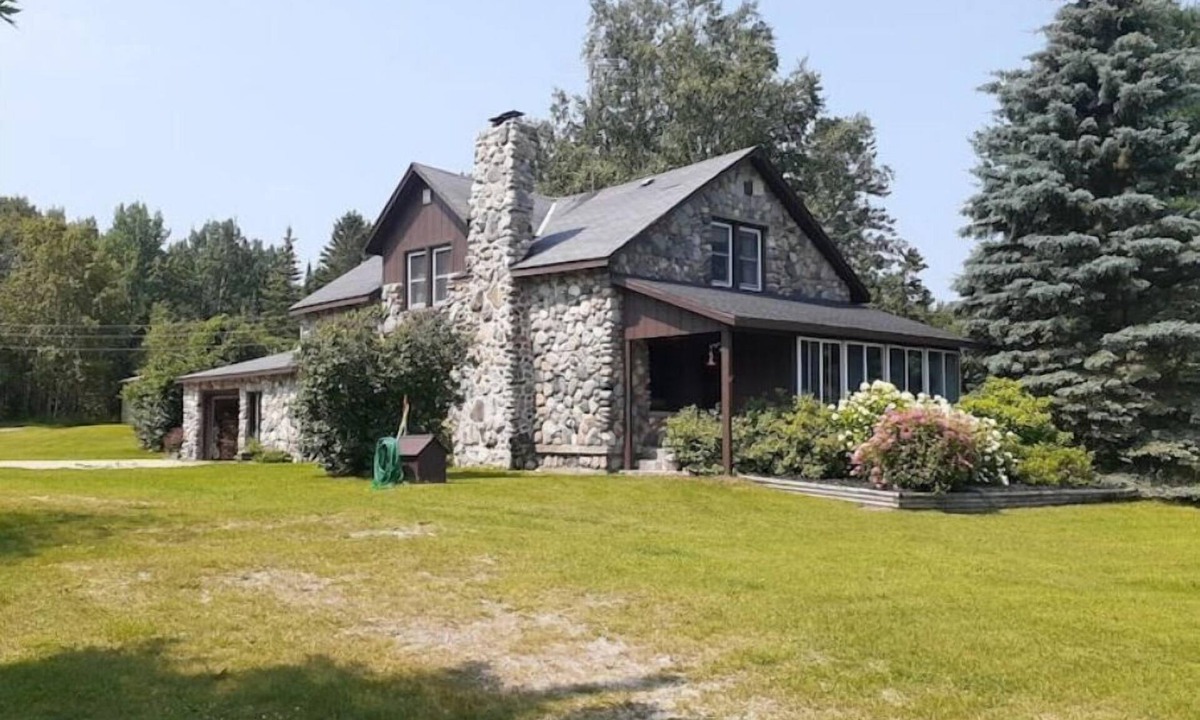 Carp Lake Cottage | Historic Home/Private Beach/Nestled on Lake Michigan/Mackinaw Bridge Views