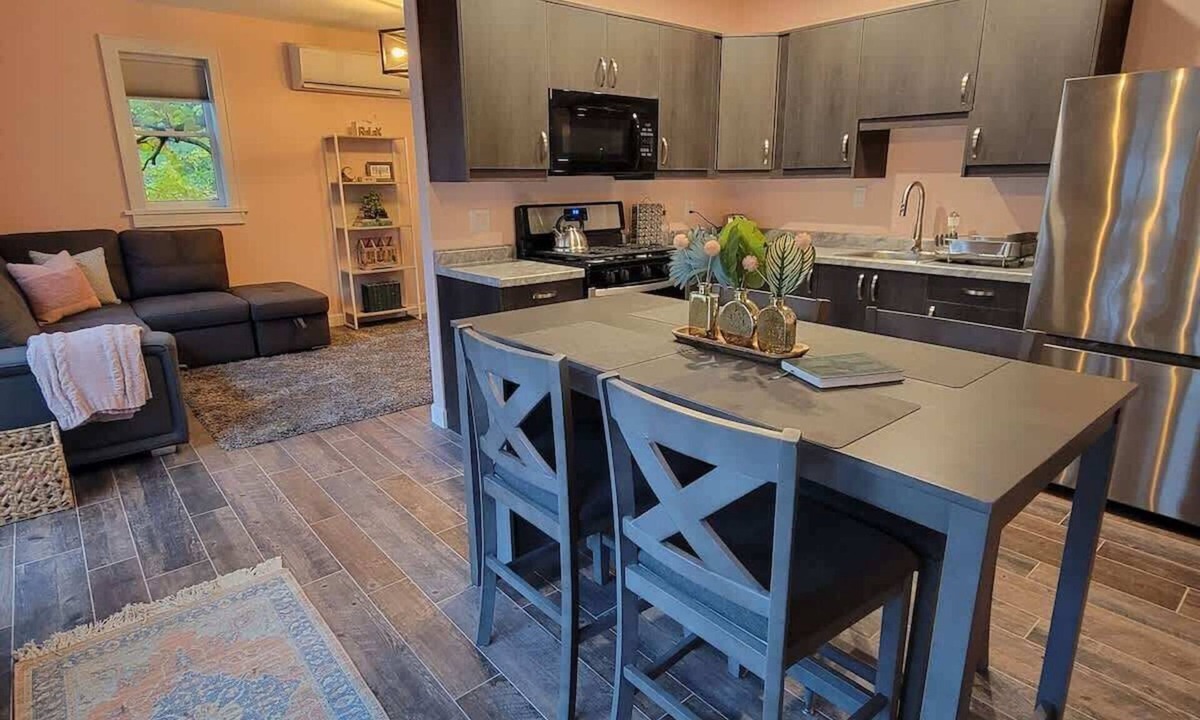 West Washington Apartment | Historic Studebaker Carriage House- Lower Level