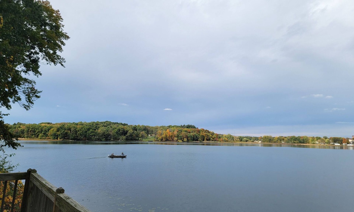Cassopolis House | Honeywood- Sleeps 7-Waterfront Summer Escape | Private Dock & Swimming