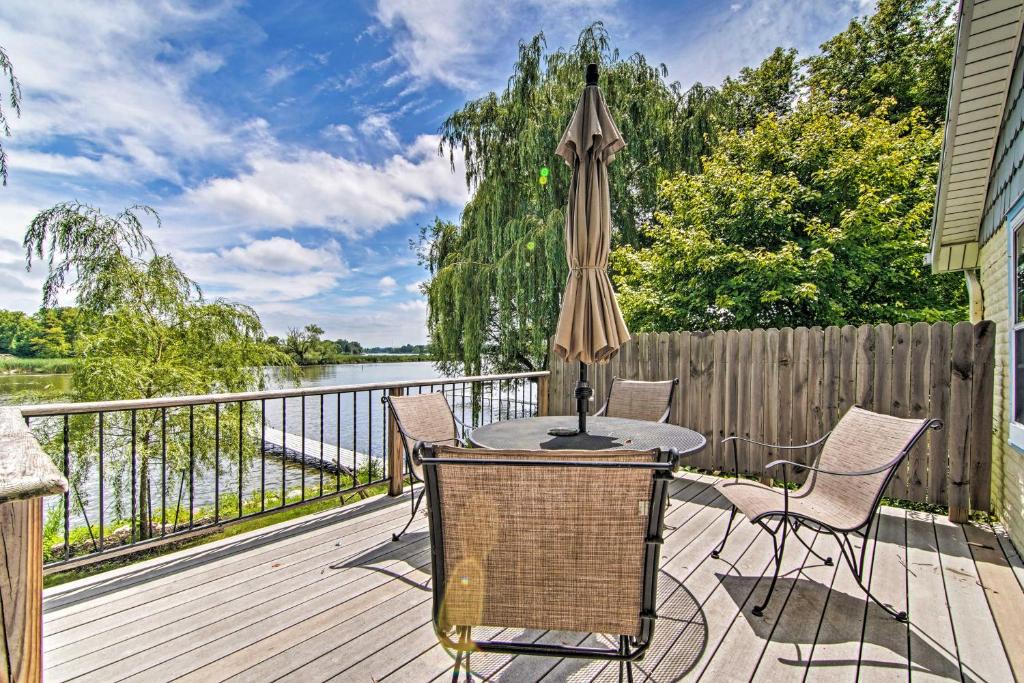 Horicon House | Horicon Riverfront Retreat w/Deck, Dock + Patio