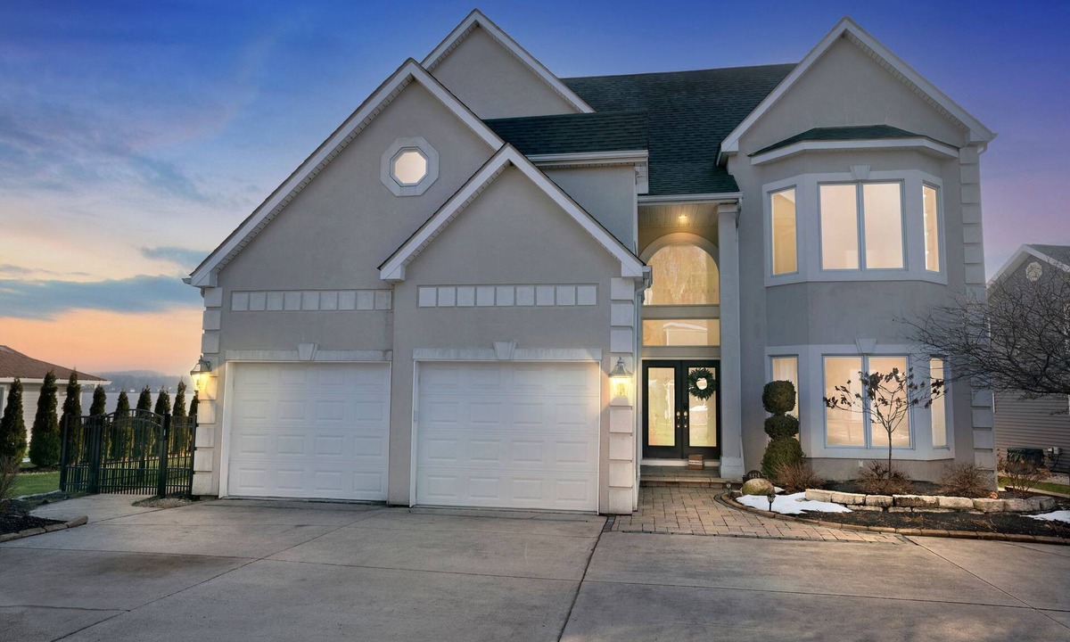 Manitou Beach-Devils Lake House | Horton Beach Lake House: Your Ultimate Summer Lakefront Getaway