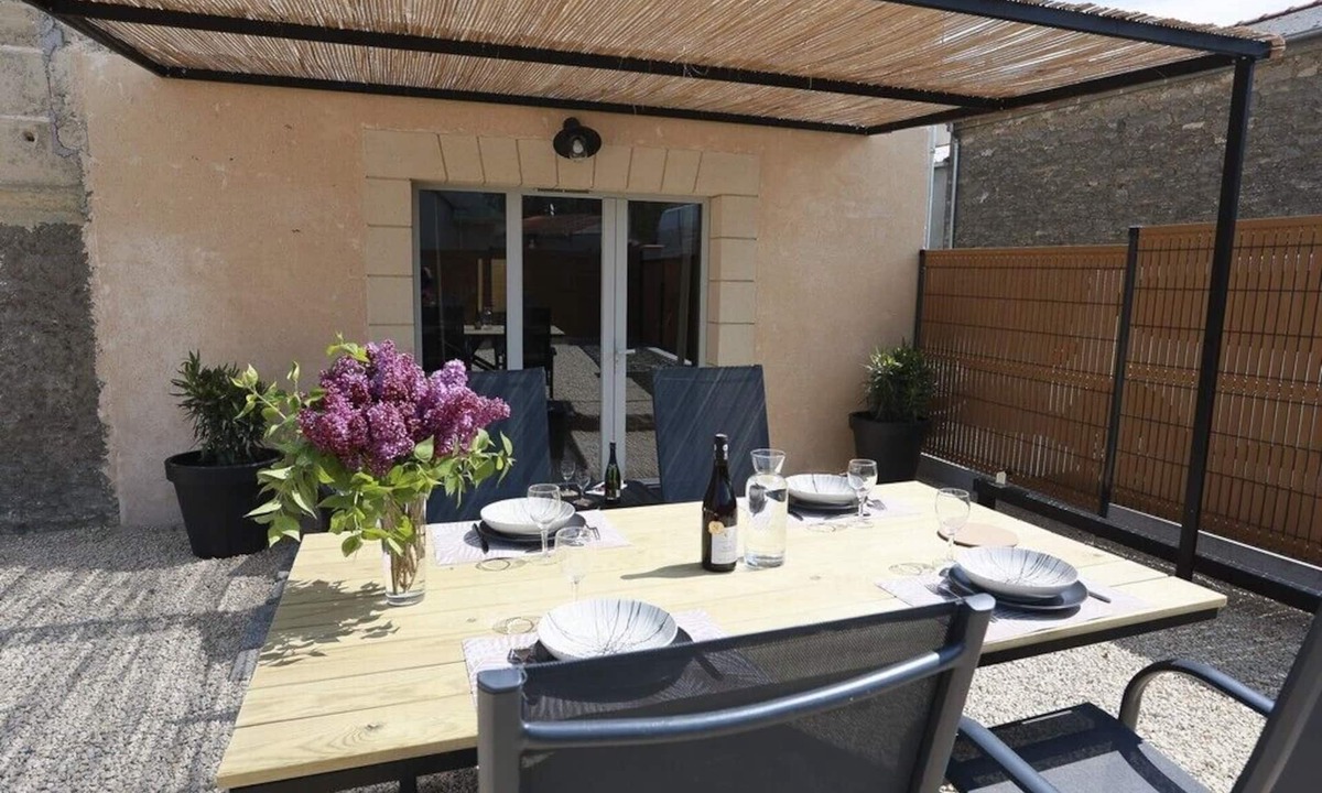 Doue-la-Fontaine House | House 4 pers clim closed courtyard & parking near Bioparc Doué La Fontaine & Loire