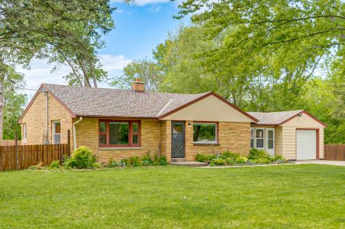 Colgate House | Huge Yard, Fire Pit, Garden! Milwaukee Family Home