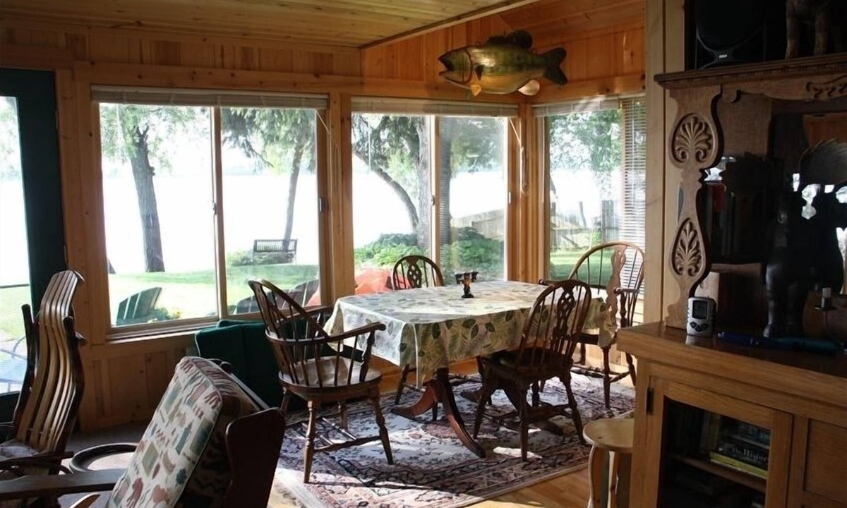 Cedar Cottage | LABOR DAY DISCOUNT Best View on Lake Leelanau, Autumn color weekend specials