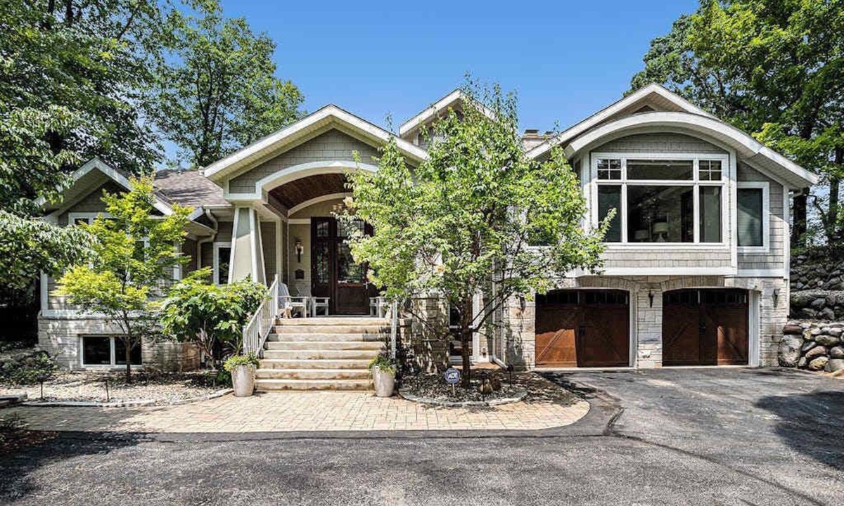Harbert House | Lakefront Home w/High-Speed WiFi, Private Beach, Gas Grill, Washer/Dryer, & more