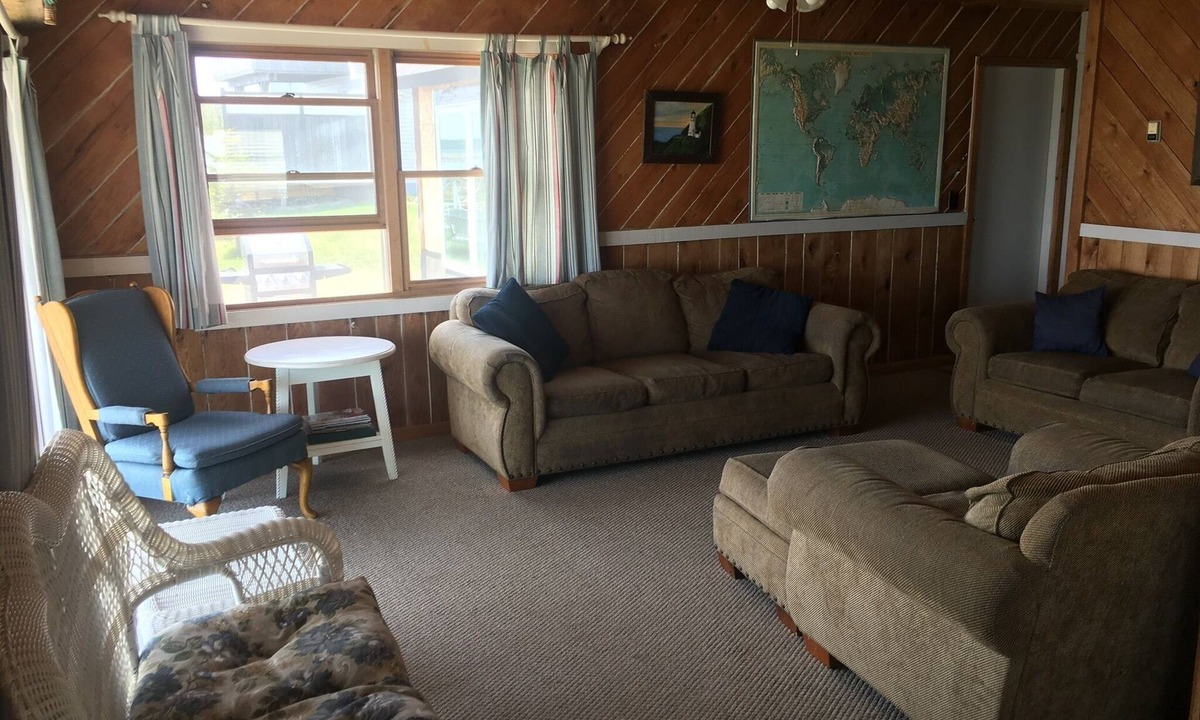 Hessel Cottage | Lakefront Property, 15 miles North of St. Ignace and 15 miles East of Hessel!