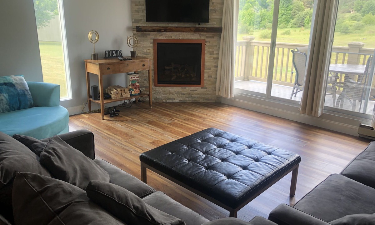 Cedar House | Leelanau County, 4-brm 4-bath. Air, Heated Pool, 5 mls to Lk Michigan Beach