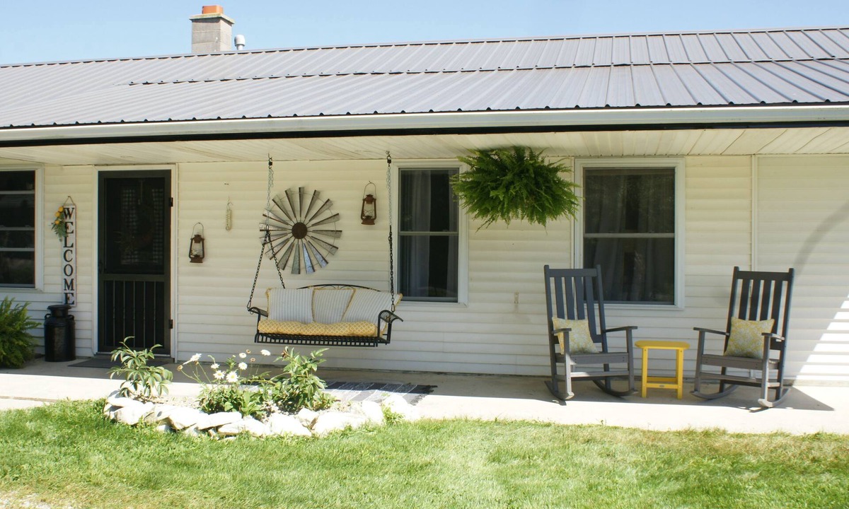 Middlebury Other | Lemon Hill Amish Guest House. . . an Amish themed, whole house experience.