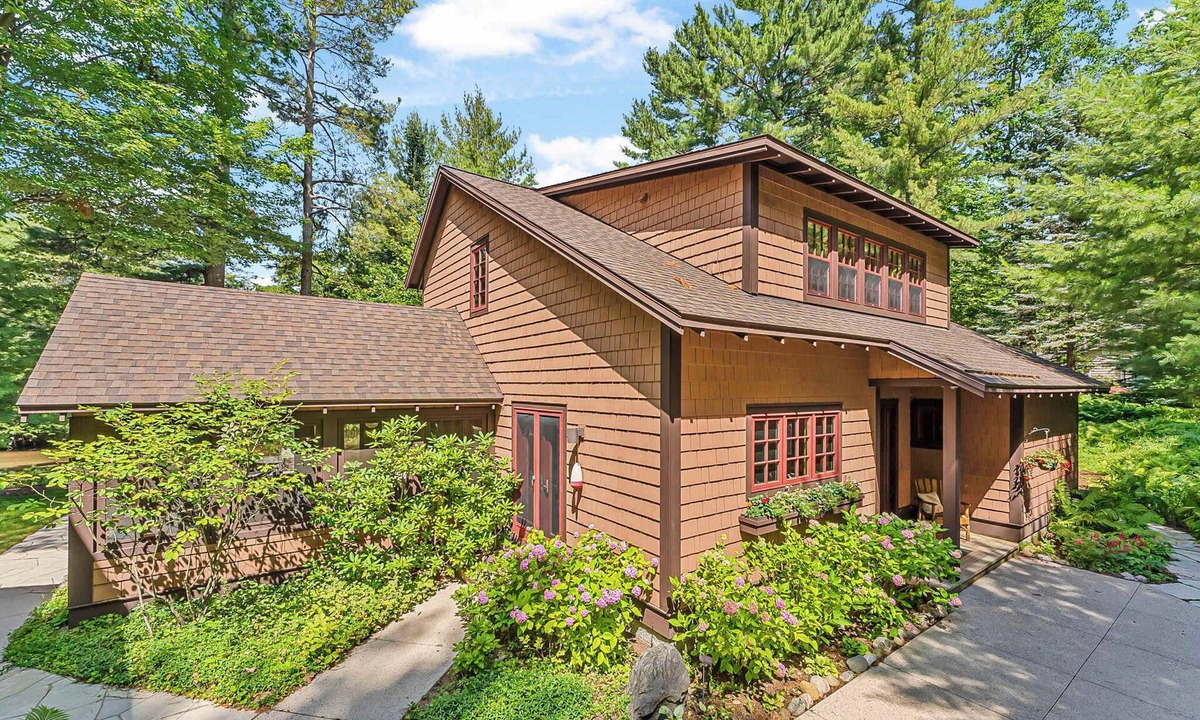 Glen Arbor House | Little Bear Landing in Glen Arbor - Never Rented Before!