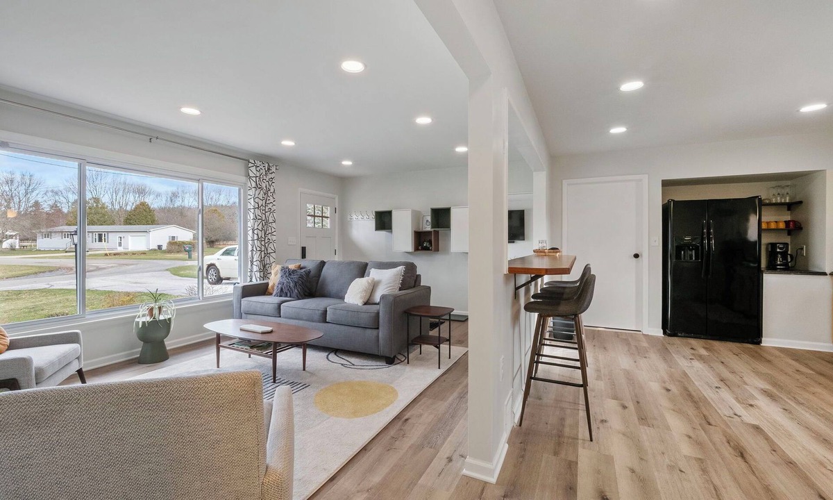 Manistee House | Locals Landing: Modern Family Retreat midway to Casino, River, & Lake Michigan