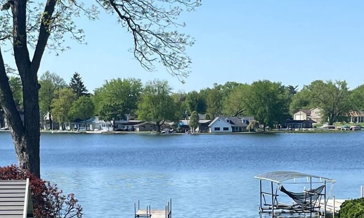 Syracuse House | Looking for an affordable stay on the lake? Enjoy the lake life at Dewart Blue!!