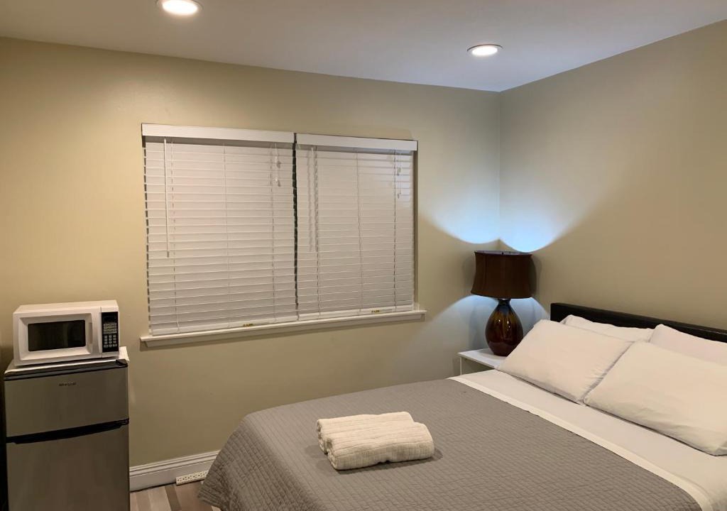 Southeast Anaheim House | Lovely Room in Private House near Disneyland