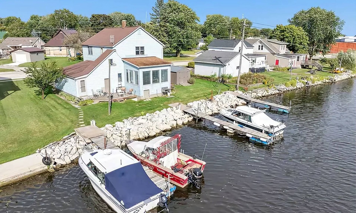 Algoma House | Lower River House Waterfront Getaway Boat Slip/Dock, Spectacular Sunsets, WiFi