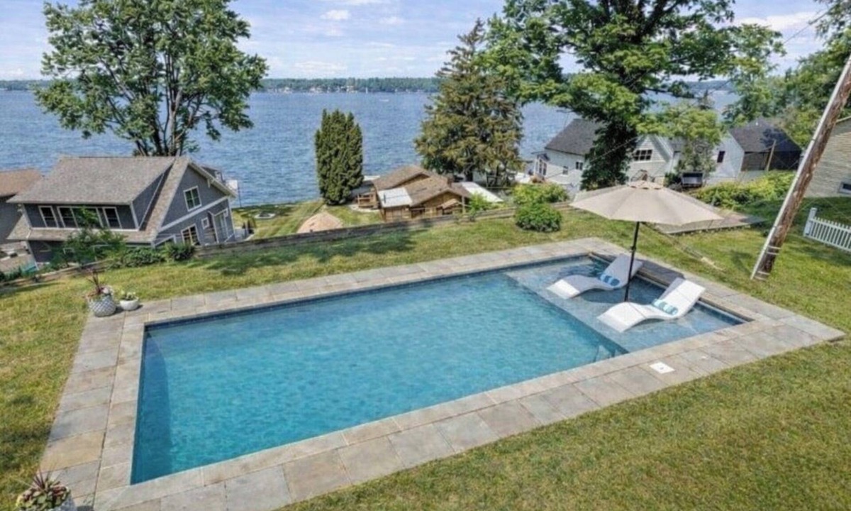 Paw Paw Lake House | Lux Pool House on Paw Paw Lake, sleeps 14- 1 hr 45 min from Chicago!