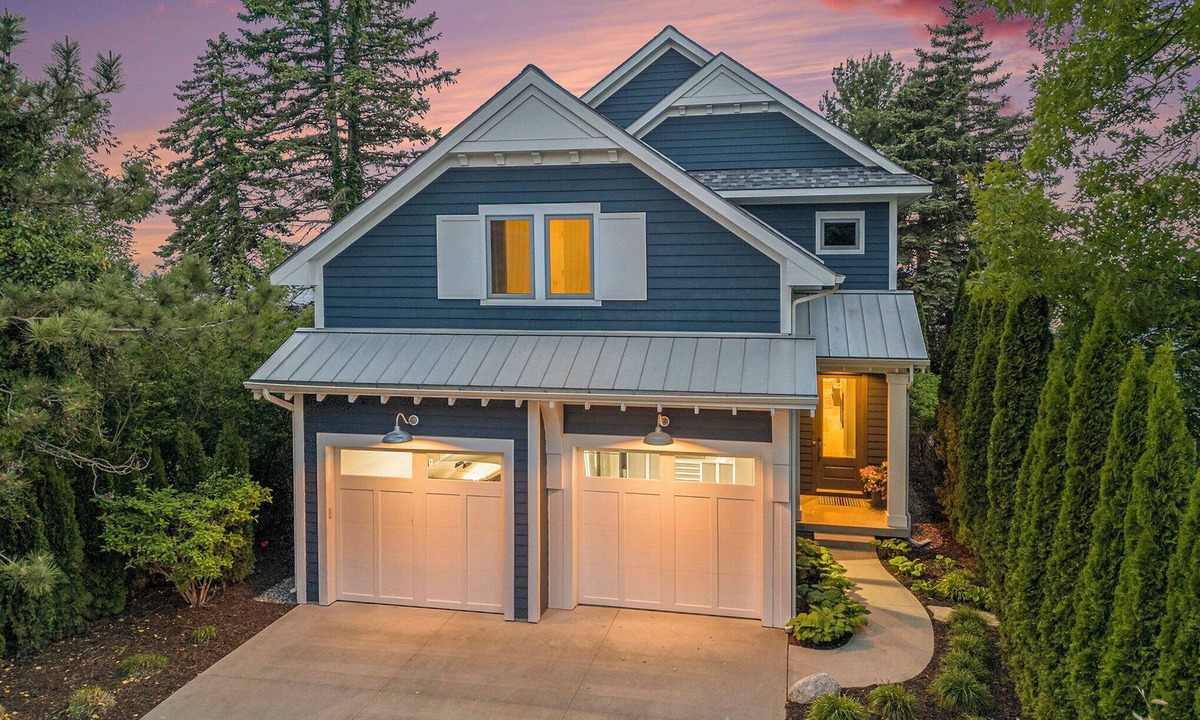 Port Sheldon Cottage | Luxurious 6-bedroom beach house on Lake Michigan between Holland and Grand Haven