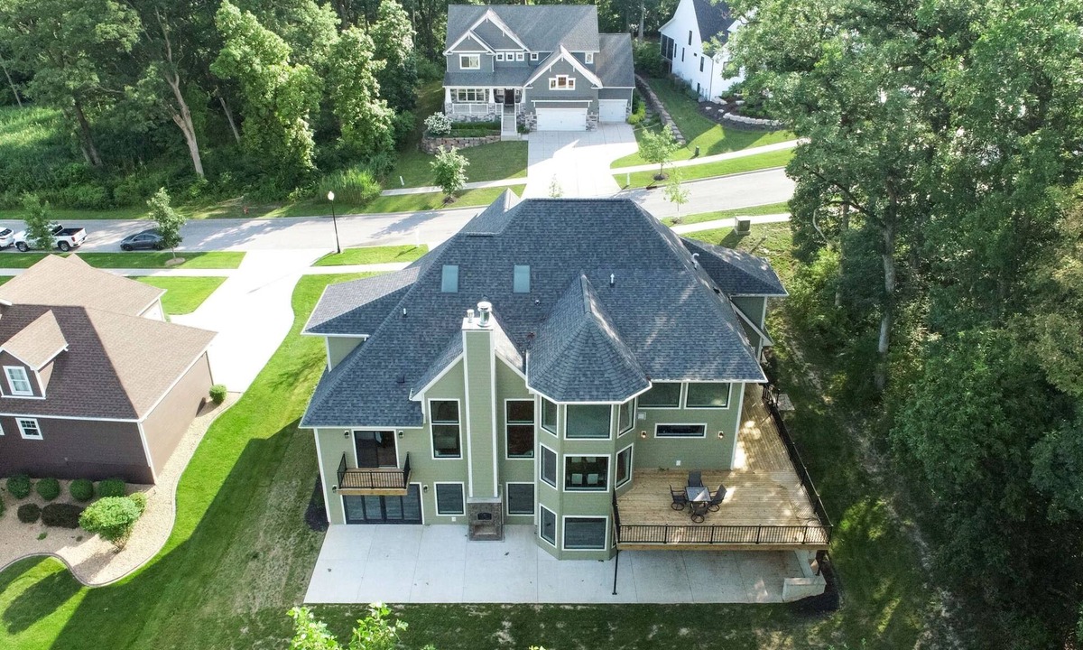 Crown Point House | Luxurious 7000 SqFt Mansion, Chef’s Kitchen, 800 SqFt Deck, 1200 SqFt Patio