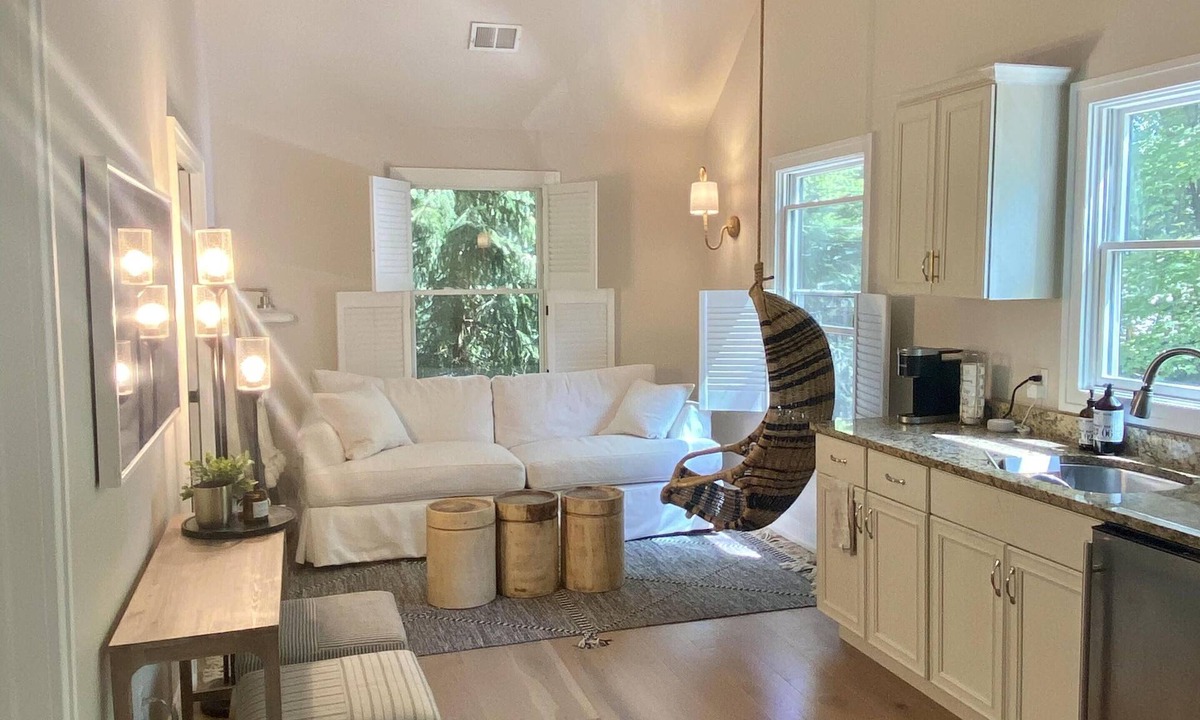 Michiana House | Luxury Guesthouse in private wooded setting in Grand Beach New Buffalo