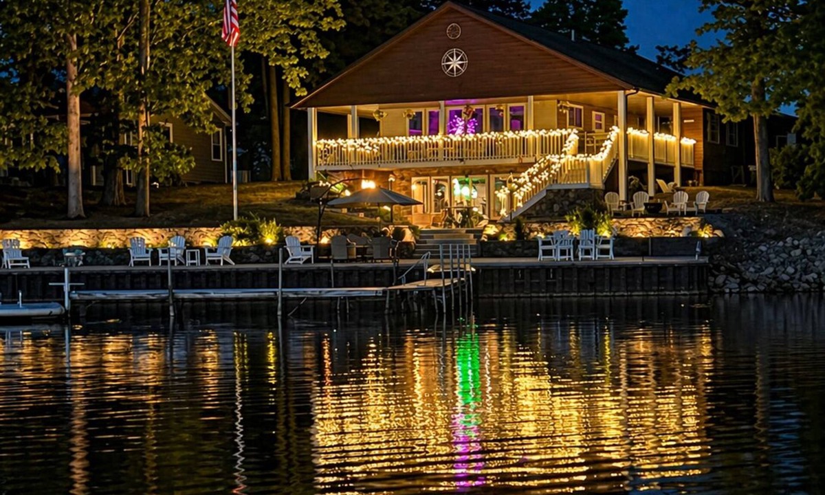 Lupton House | Luxury Lake House ASL Retreat Great Fall Colors Wineries