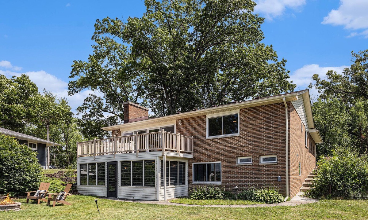 Sister Lakes House | Magician Lakefront Home in Sister Lakes