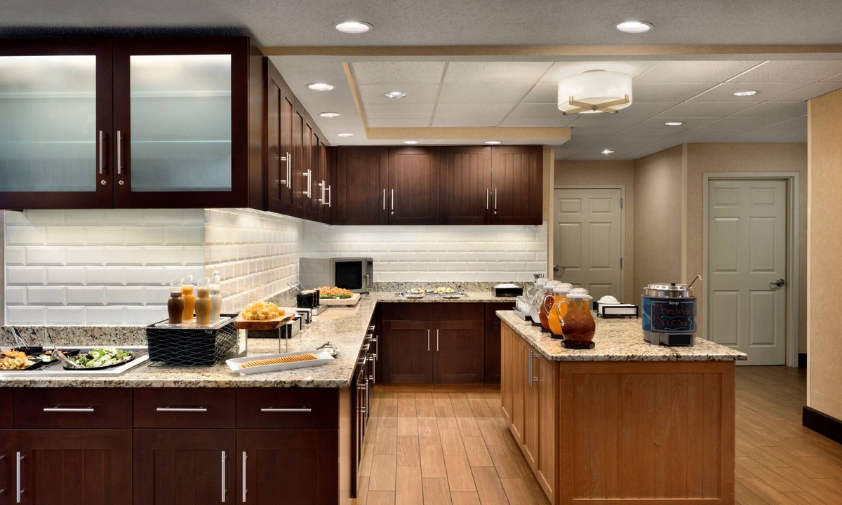 East Beltline Hotel | MainStay Suites