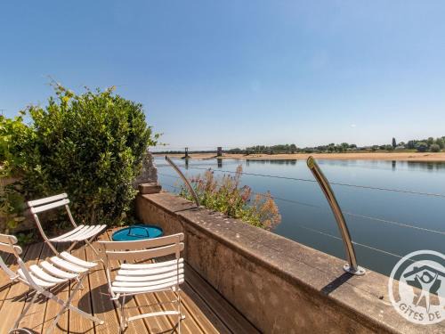 Ingrandes House | Maison Authentique sur 3 Niveaux avec Terrasse et Vue Loire - FR-1-622-38