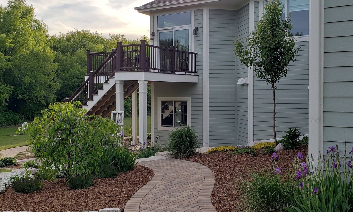 Franksville House | Manor on the Mile Two