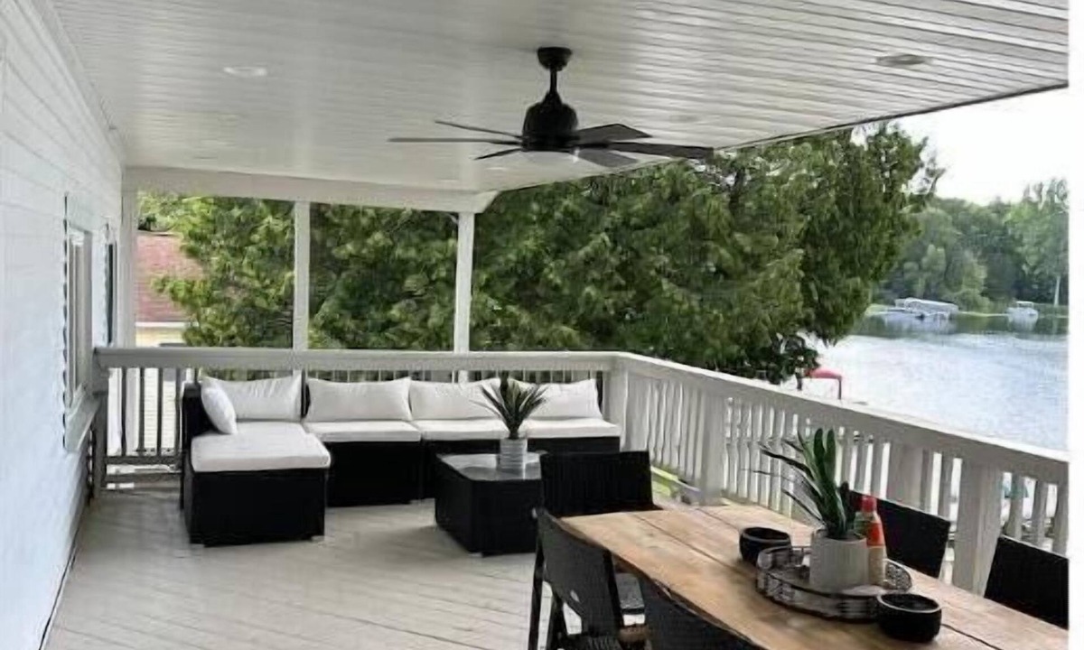 Smyrna House | Maston Lake Paradise-Sleeps 12-Lake Getaway! Sand Lake MI